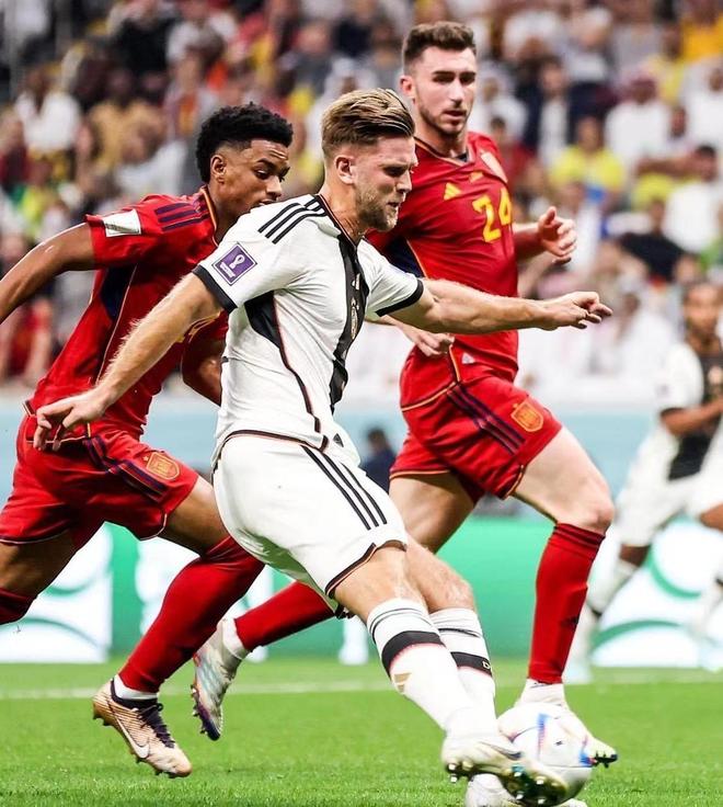 曼晚：缺乏比赛时间，梅努入选世界杯大名单的梦想变得渺茫