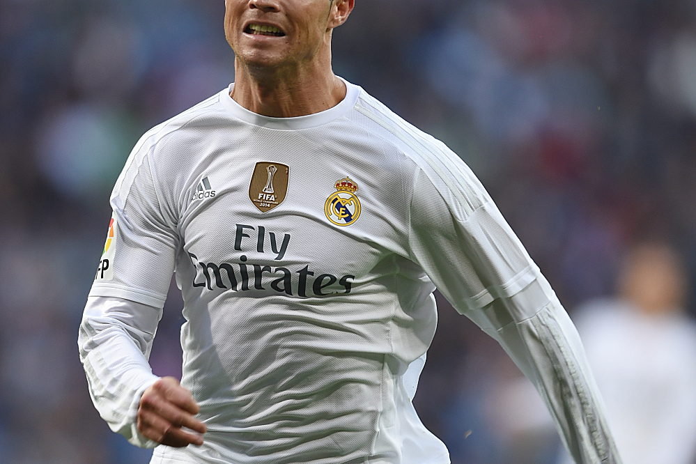 记者：利雅得新月希望签下萨拉赫，美职联的圣地亚哥也有意