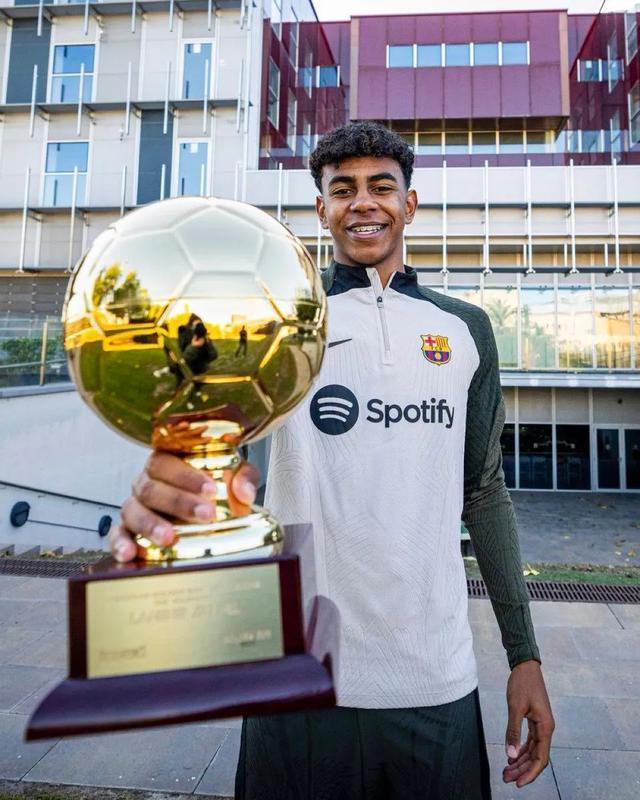 斯帕莱蒂：让佩林首发，是因为迪格雷戈里奥有点肠胃炎