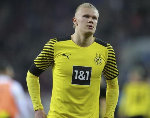 足球中超裁判误判引争议，官方深夜发布说明