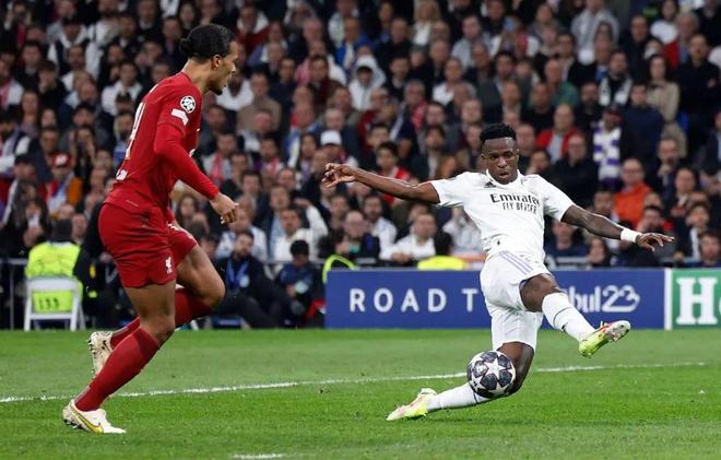 0-2！3-2！费内巴切女排夺冠瓦尔加斯MVP博斯科维奇24分难救主