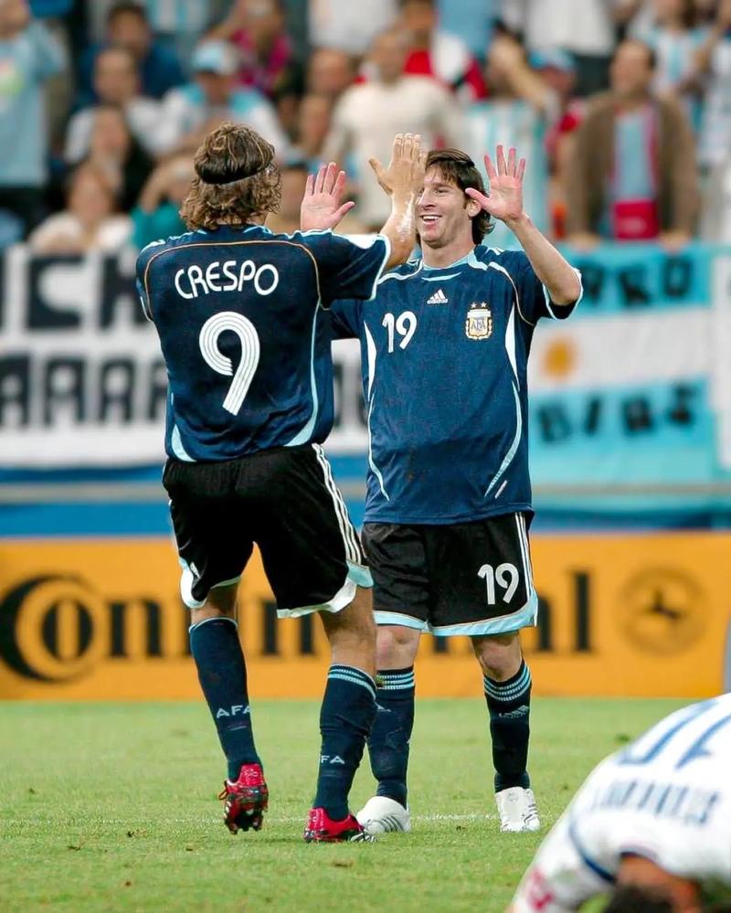 2025年哈兰德10次头球破门追平个人纪录，各大联赛仅次于凯恩