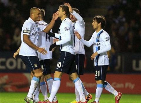 惊天争议！西班牙人1-0巴列卡诺，裁判两红牌+点球引爆全场！