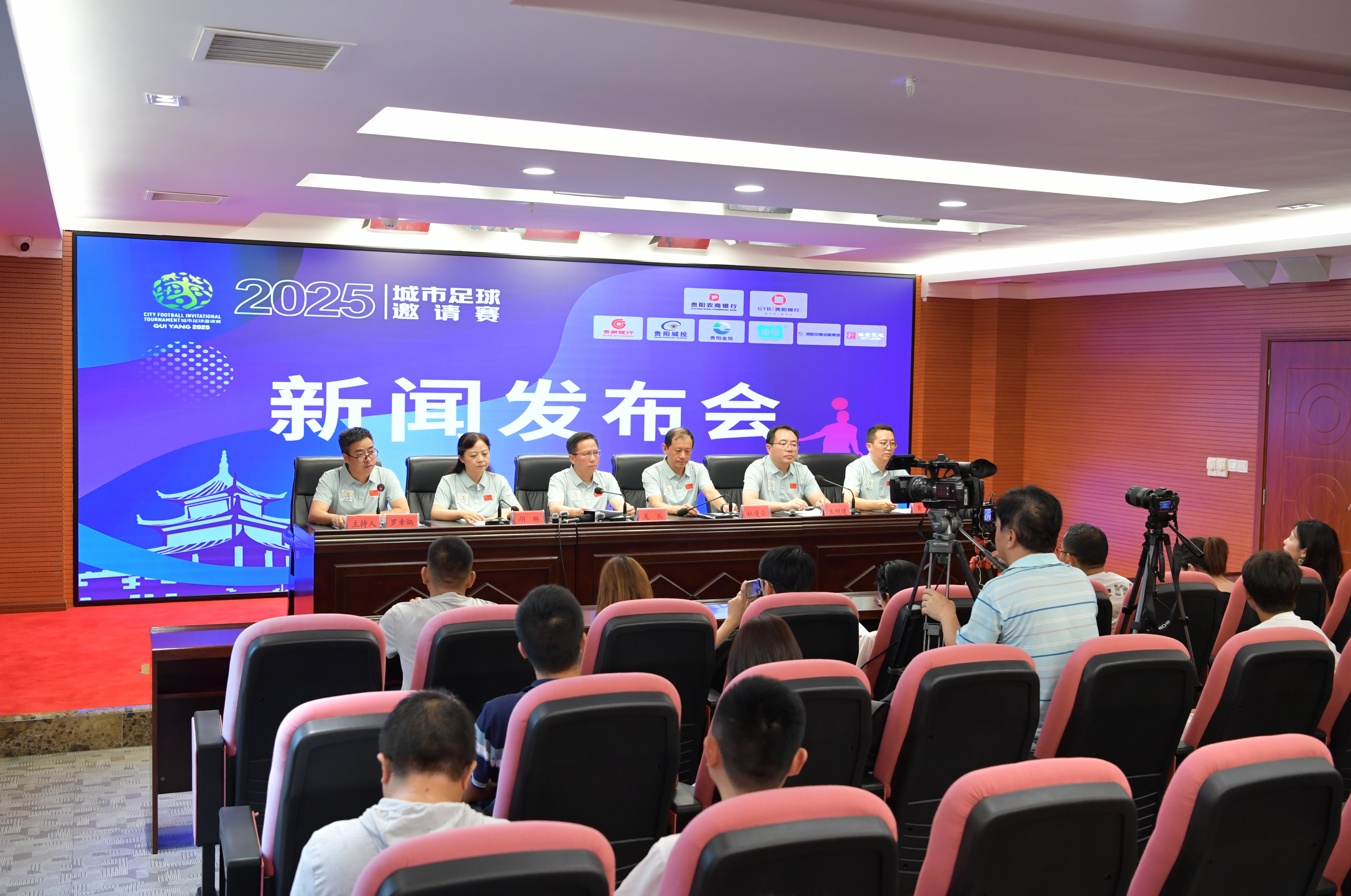 张伯霖谈摇篮舞庆祝：是庆祝我家两只小狗出生